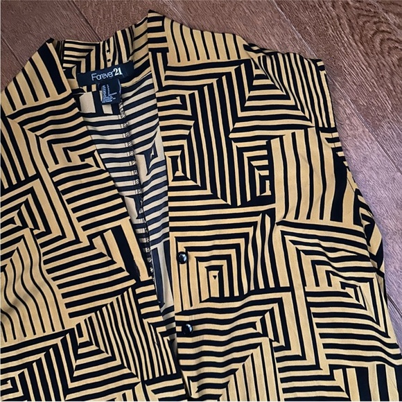 Button down pattern dress - Picture 3 of 7